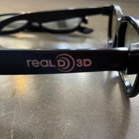 ⭐️ $10 - (BUNDLE OF 2) REAL D 3D POLARIZED 3D GLASSES - Picture 4 of 8